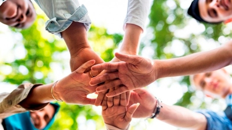 Sesama Muslim Bersaudara, Memaknai Kembali Hadis tentang Tolong-Menolong