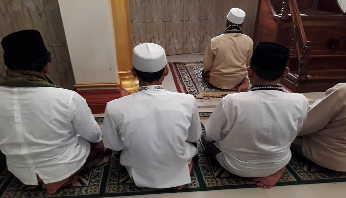 Mengupas Hukum Bermakmum pada Imam yang Berbeda Niat Shalat